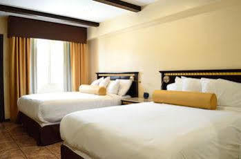 Tuscan Garden 3*
